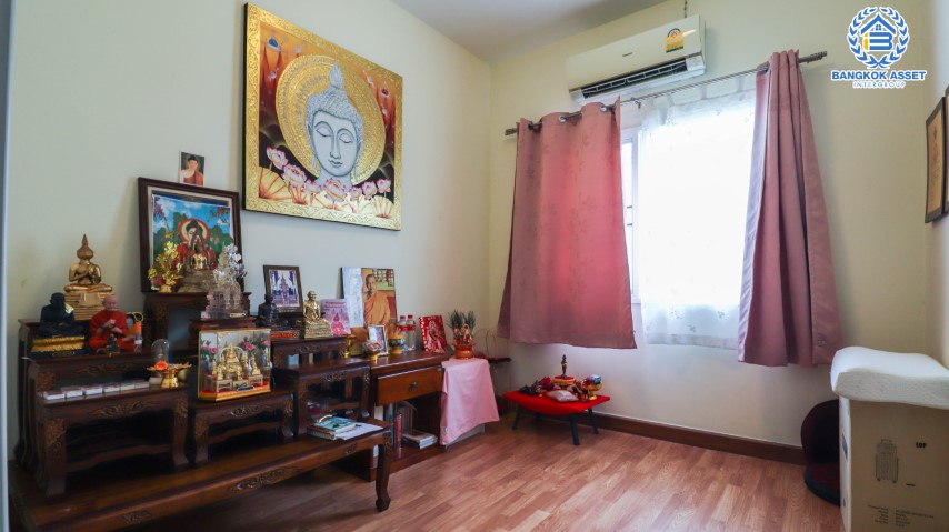 *****ทาวน์เฮ้าส์มือสอง โซนนนทบุรี ม.กัสโต้ ปิ่นเกล้า-จรัญสนิทวงศ์ เนื้อที่กว้าง 20.70 ตร.ว. ฟังก์ชัน 4 ห้องนอน 3 ห้องน้ำ ที่จอดรถ 2 คัน บ้านคุณภาพจากแบรนด์ Q HOUSE สภาพสวย พร้อมเข้าอยู่ มีเฟอร์นิเจอร์บิ้วอินให้ทั้งหลัง บนทำเลเดินทางสะดวก ใกล้รถไฟฟ้าสายสีแดง "สถานีบางบำหรุ" และทางด่วน "ศรีรัช"